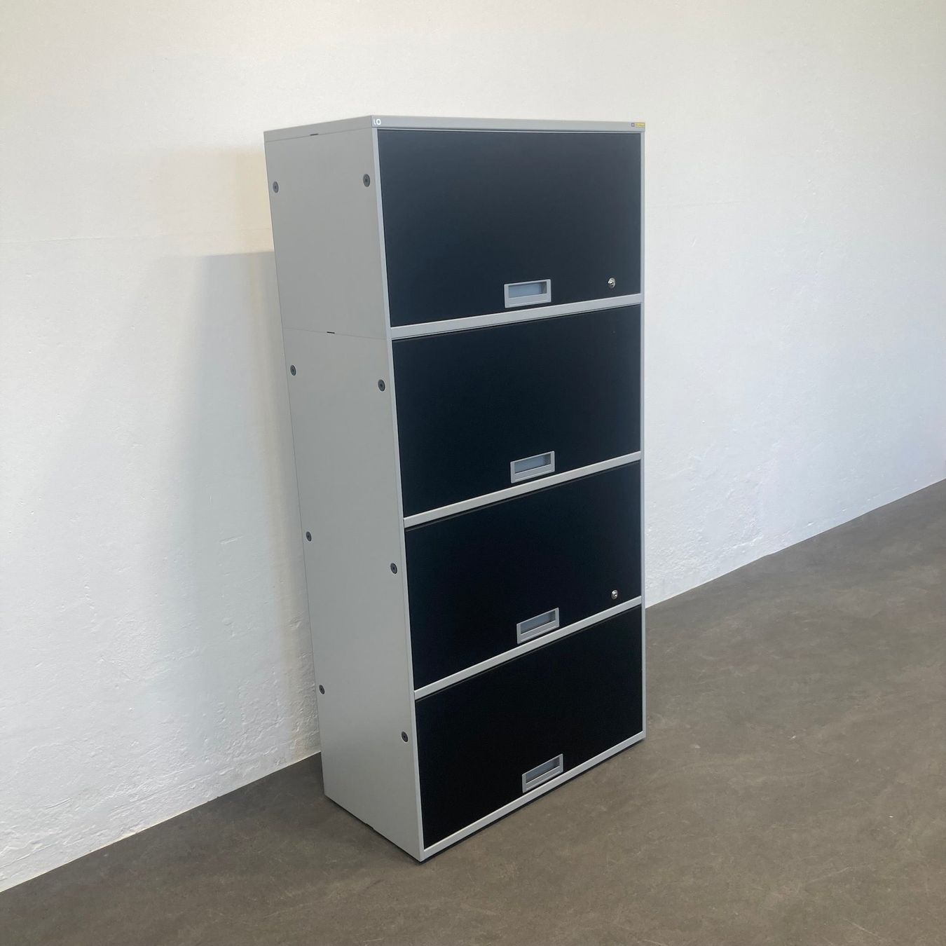 Lista Armadi: Lista Office LO Qub Modul-Kombination 4-OH – Usato da Schönenwerd venduto da mcofficeshop 2