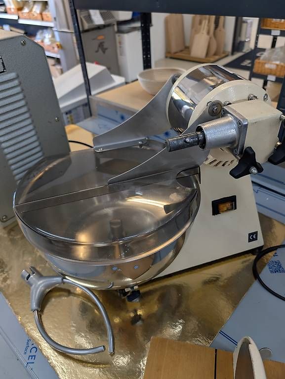 Küchengeräte: Pétrin mélangeur 10 Litres N°18 – Gebraucht aus Etagnières von sav_lwd5 2