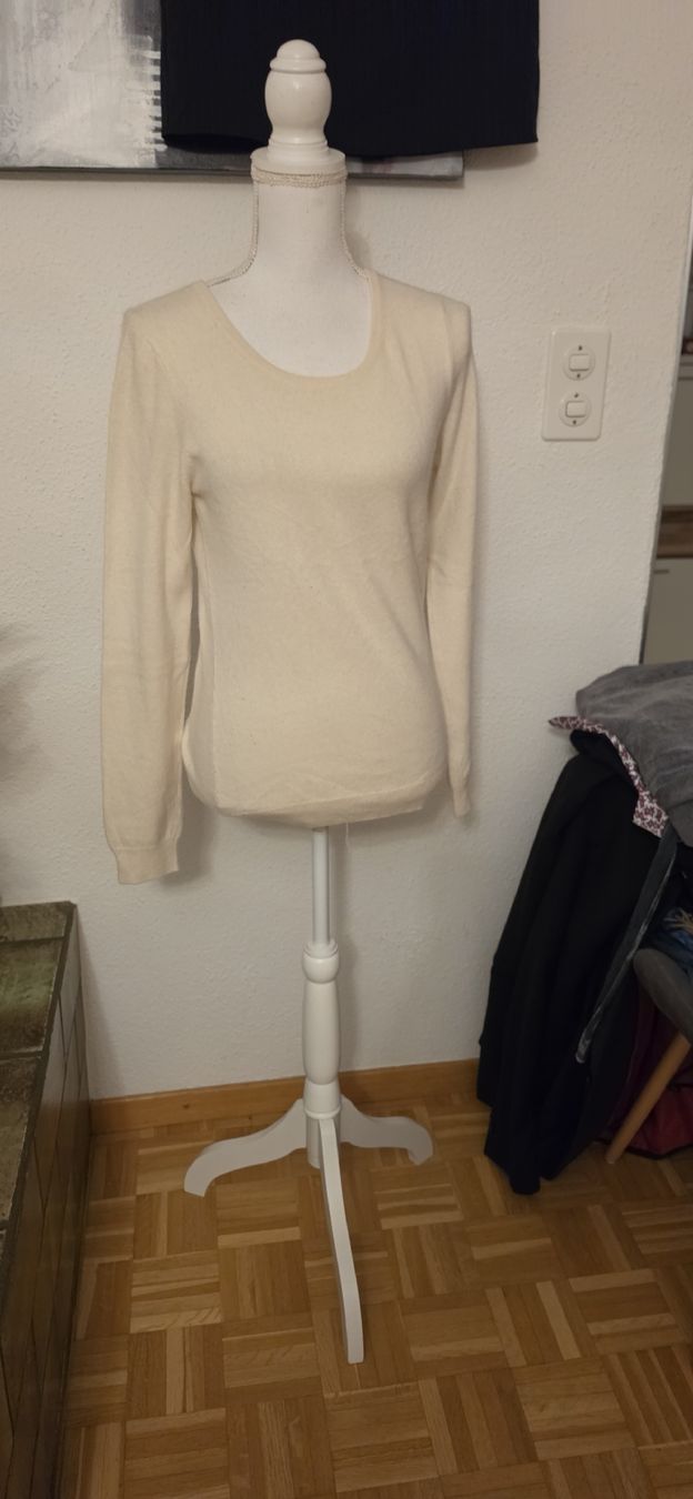 Globus Maglioni & Felpe: Damen Pullover Globus 100% Kaschmir Creme Grösse S – Usato da St. Gallen venduto da mania03