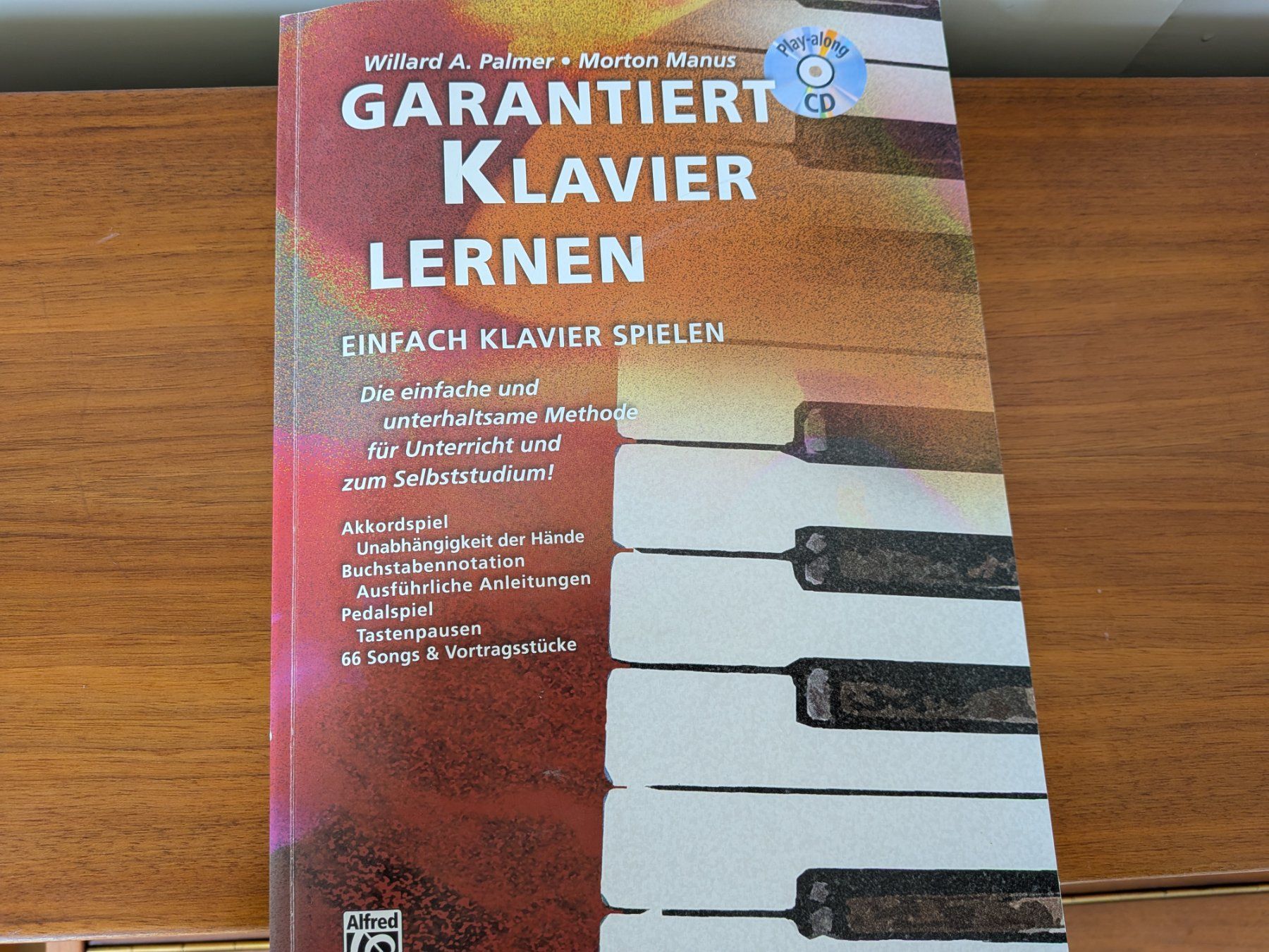 Strumenti musicali: Zimmermann Klavier mit Hocker und Lernbuch ZU VERSCHENKEN – Usato da Schaffhausen venduto da pri_rs87 2