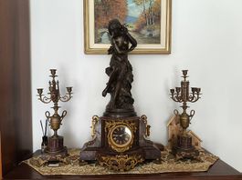 Bellissimo orologio da tavolo antico molto grande