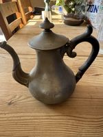 Cafetière ancienne en étain Sheffield - Décor authentique
