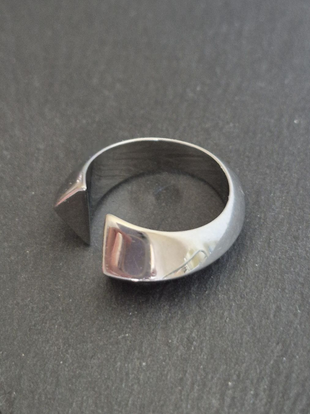Calvin Klein Anelli: Ring Calvin Klein offen Edelstahl – Usato da Bern venduto da Rou_rsz5 4
