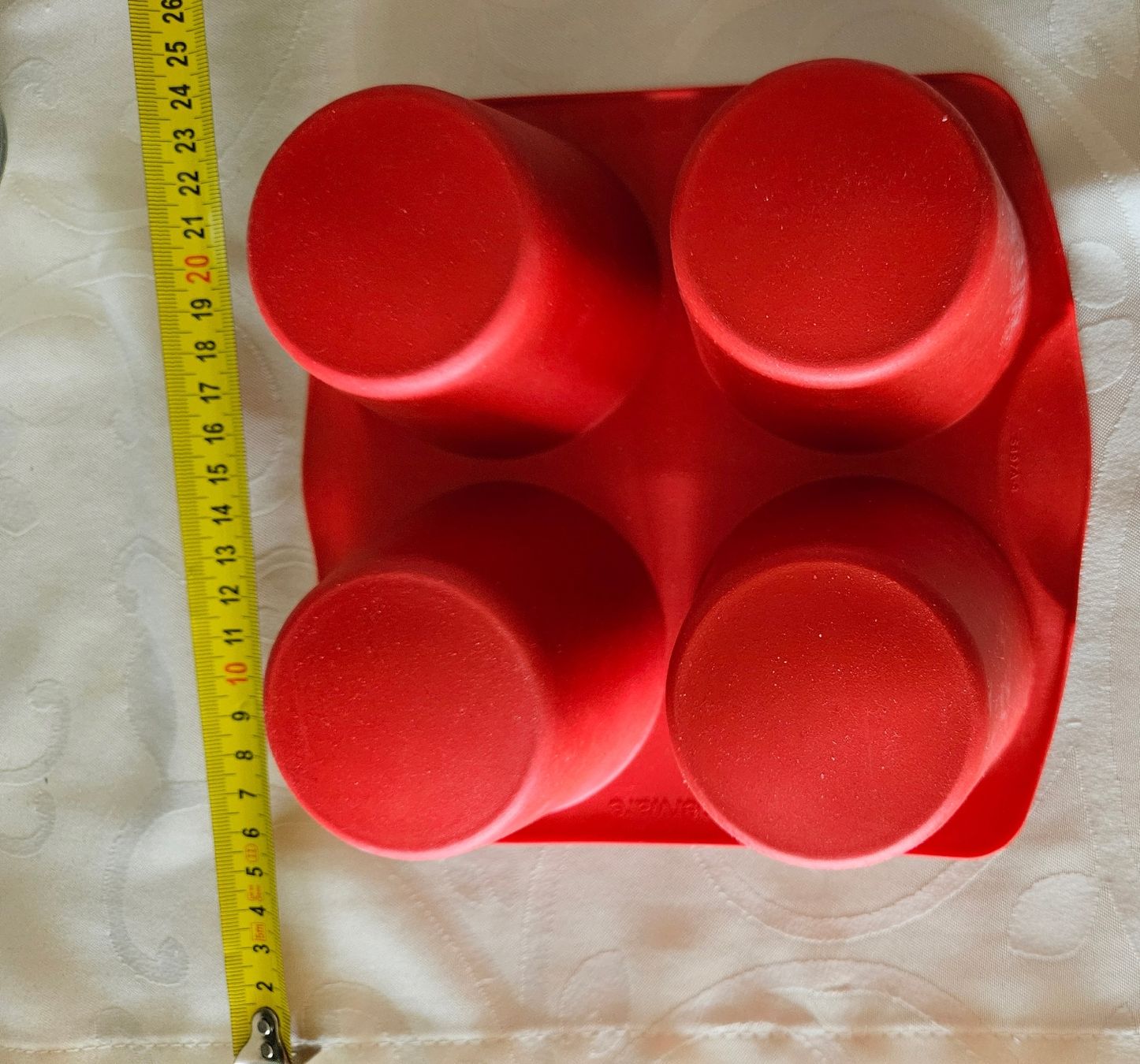 Tupperware Teglie da forno:  Grosser Muffin von Tupperware  – Usato da Pratteln venduto da bienemaja50 1