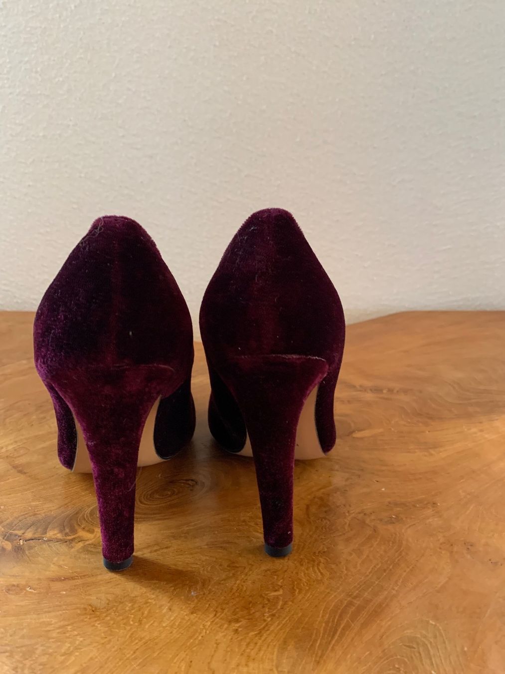 Stefanel Scarpe da donna: Stefanel Samt Pumps gr 38 – Usato da Sempach venduto da katzaana3 2