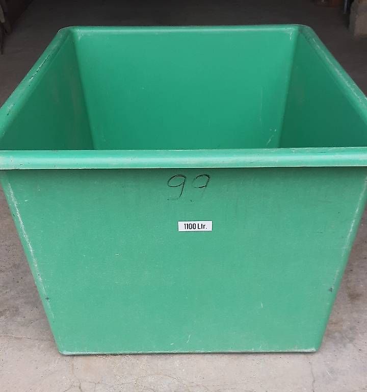 Altre Decorazioni per giardino: Polyesterstanden 1100l – Usato da Guntmadingen venduto da Schwan76