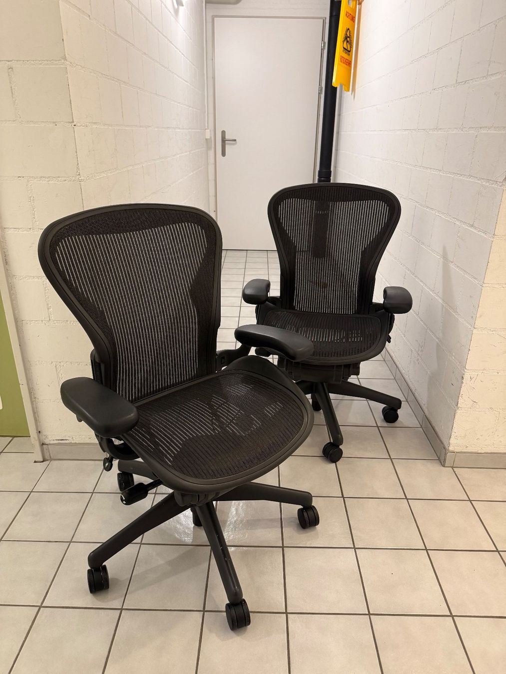 Herman Miller Stühle: Herman Miller Aeron Size B – Gebraucht aus Frauenfeld von Elooooo
