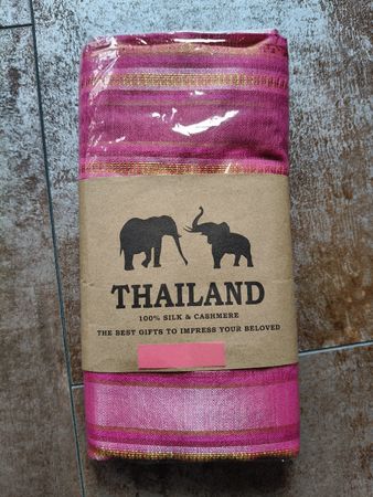 Schal aus Thailand, Neu, nie getragen!