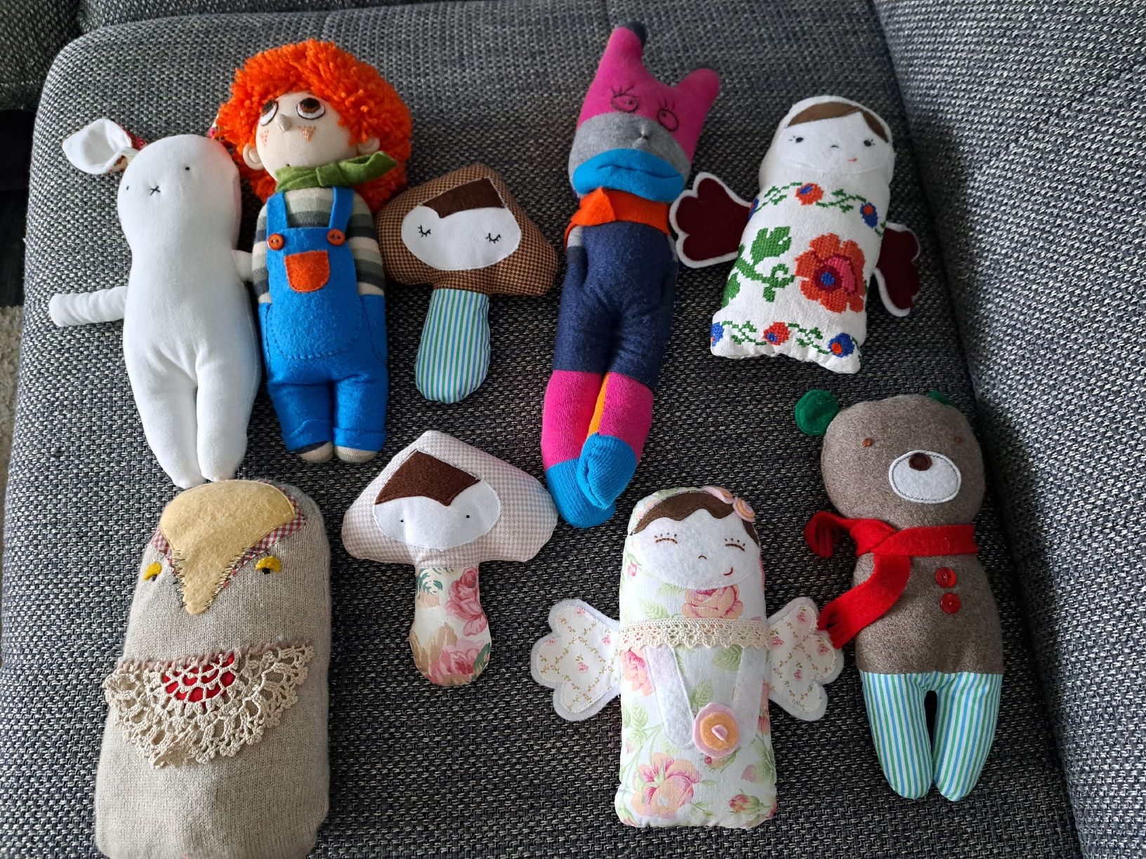 Bambole: Lot de jouets faits à la main neufs – Nuovo e nell'imballaggio originale da La Roche FR venduto da seashellfan