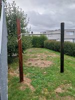 Reckstange / Outdoor-Reck  Holzpfosten mit Metallstange