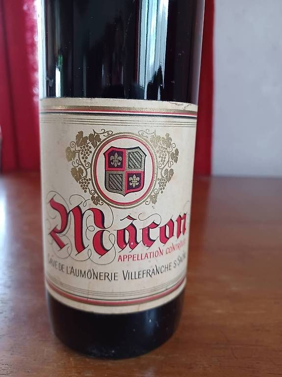 Wein: Bouteille de vin rouge – Gebraucht aus Soyhières von 5jm_5czl 2