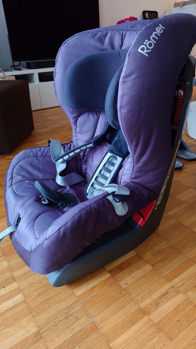 Britax Römer Seggiolini per auto: Britax Römer King Plus Kindersitz 9-18kg – Usato da Zürich venduto da bab_0804 3