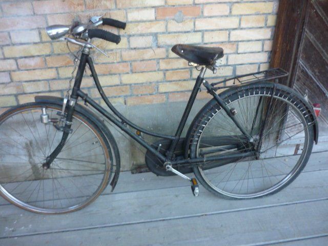 Vélos: Altes Velo , Marke Wengi schwarz, – Défectueux à Belp par Polexli