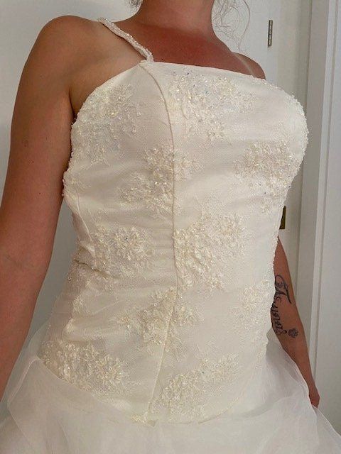 Kleider: Brautkleid mit passenden Schuhen – Neu (gemäss Beschreibung) aus  von  2