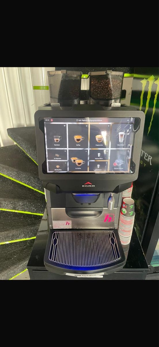 Macchine per caffè & Macchine per espresso: Vollautomatische Kaffeemaschine – Usato da Dornach venduto da 1992sep