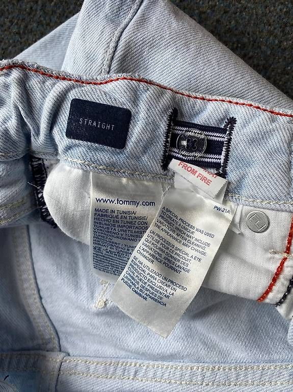 Jeans: Tommy Hilfiger Jeanshose  Straight – Gebraucht aus St. Gallen von Konstanza 4