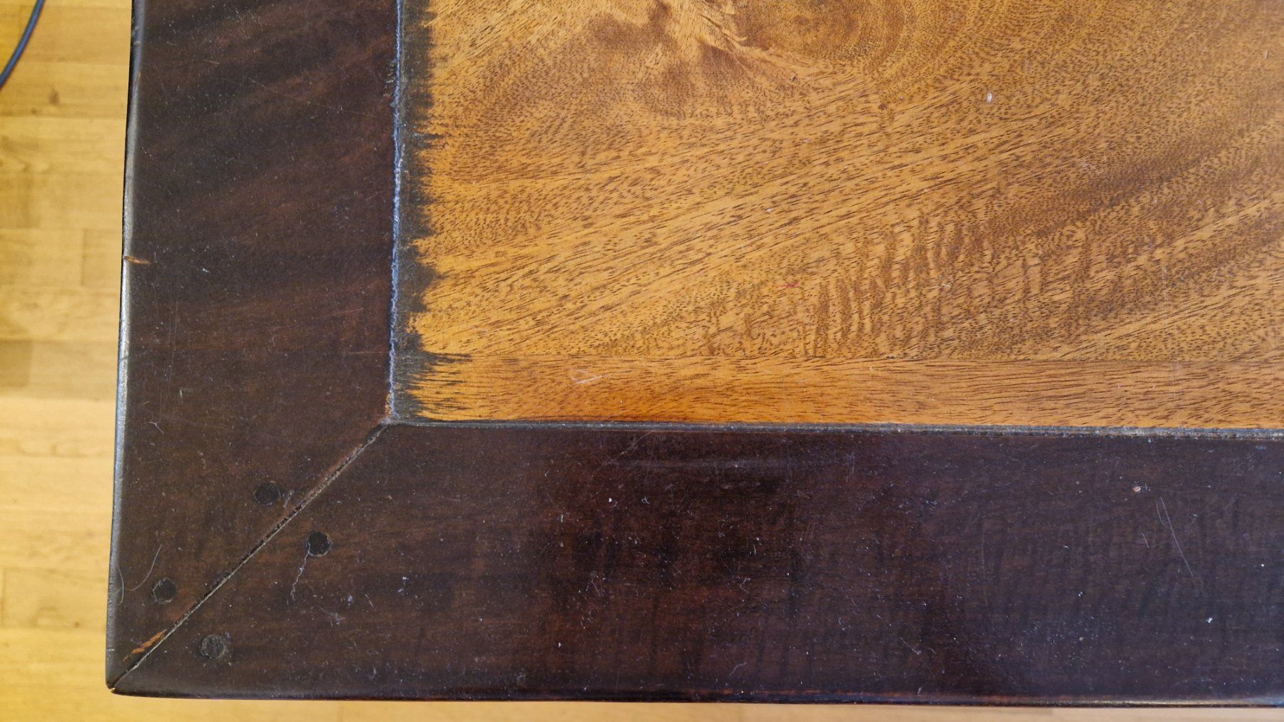 Tische: Massiver Esstisch, aus Mangoholz – Gebraucht aus Berikon von colorena 1