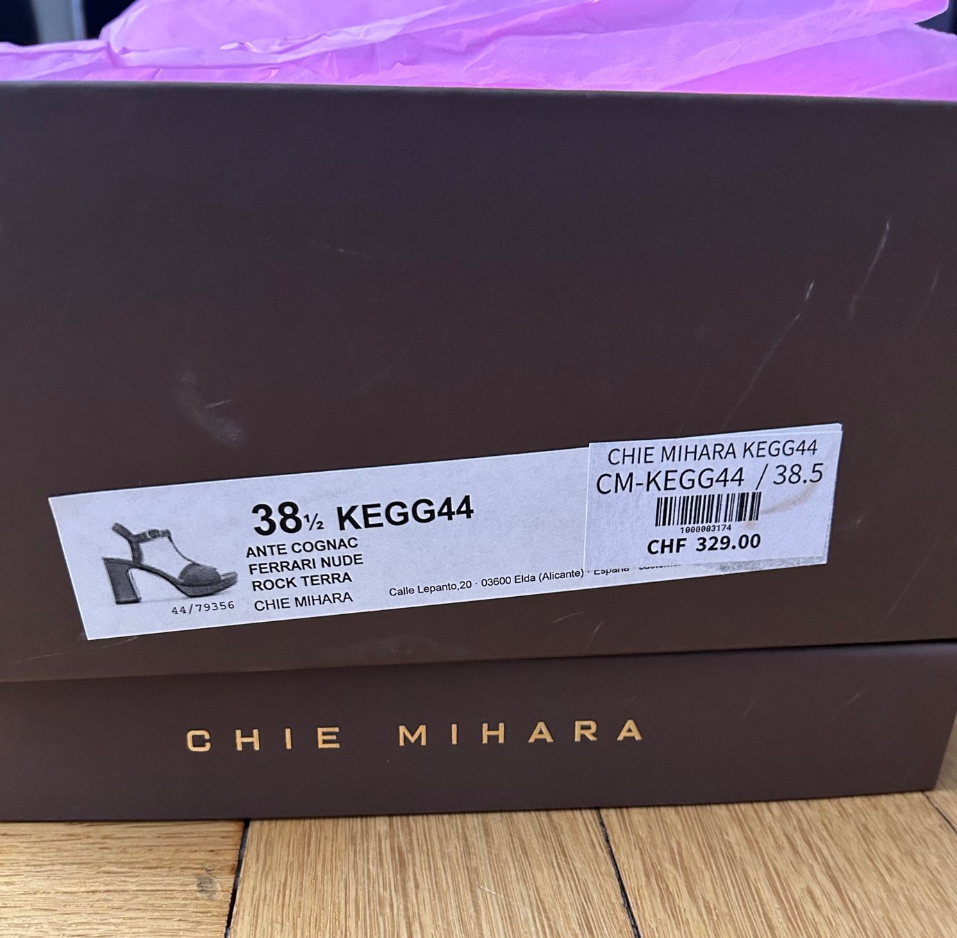 Scarpe da donna: Wunderschöne Chie Mihara Schuhe, gr. 38,5. Neu! – Nuovo e nell'imballaggio originale da Zürich venduto da dia_6ckq 4