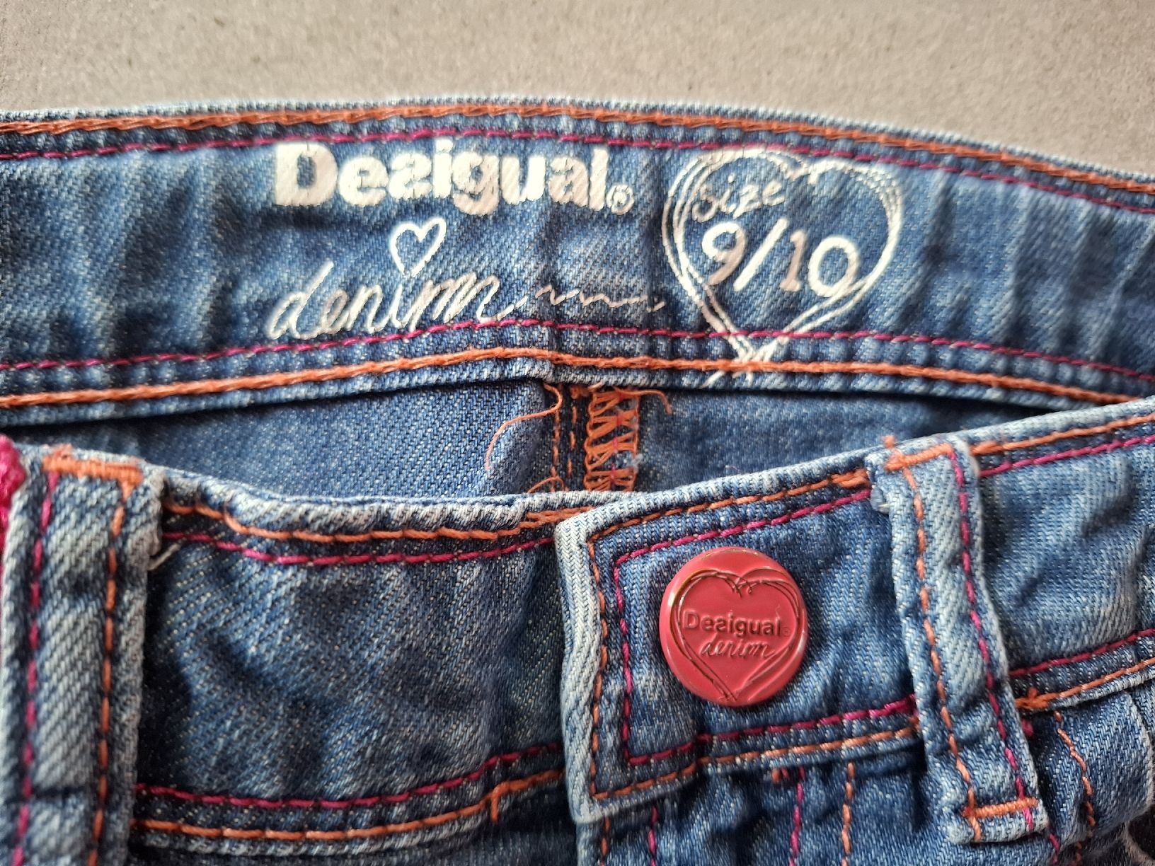 Desigual Vestiti & Gonne: jupe Desigual,  9-10 ans – Usato da Tramelan venduto da yok-yok 2