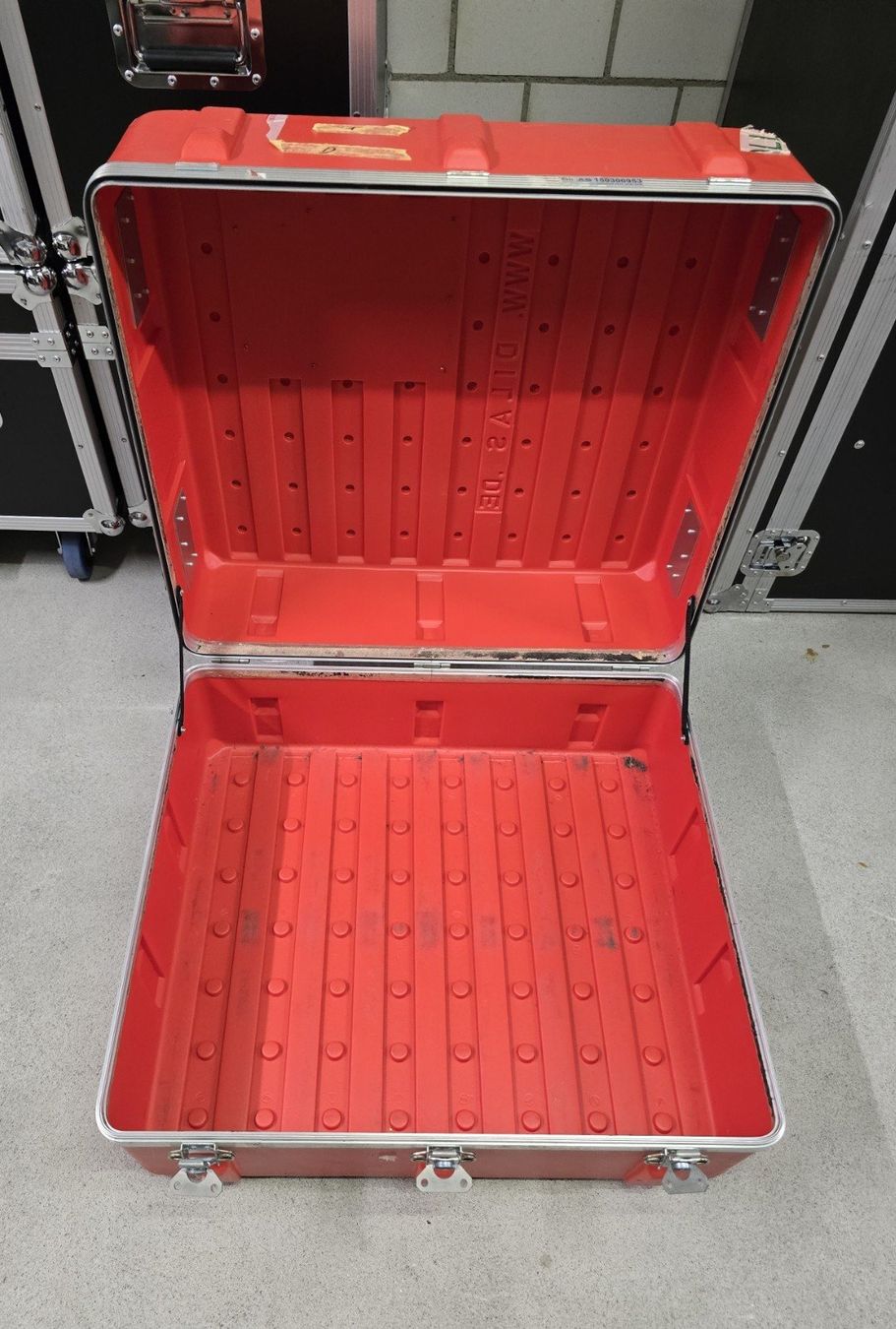 Reisekoffer: Robuster Transportkoffer / Industriekoffer Rot – Gebraucht aus Rupperswil von fab_k52z 1