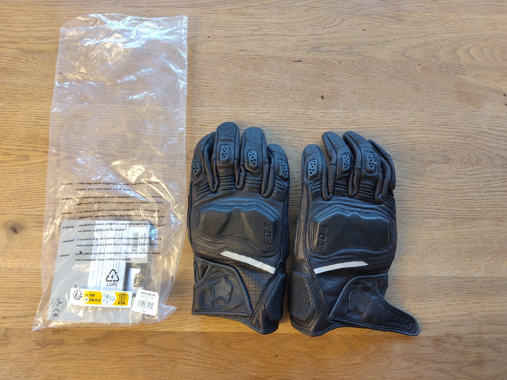 Guanti & manicotti: Fox Bomber Pro Glove – Usato da Kriens venduto da BIG-UP 1