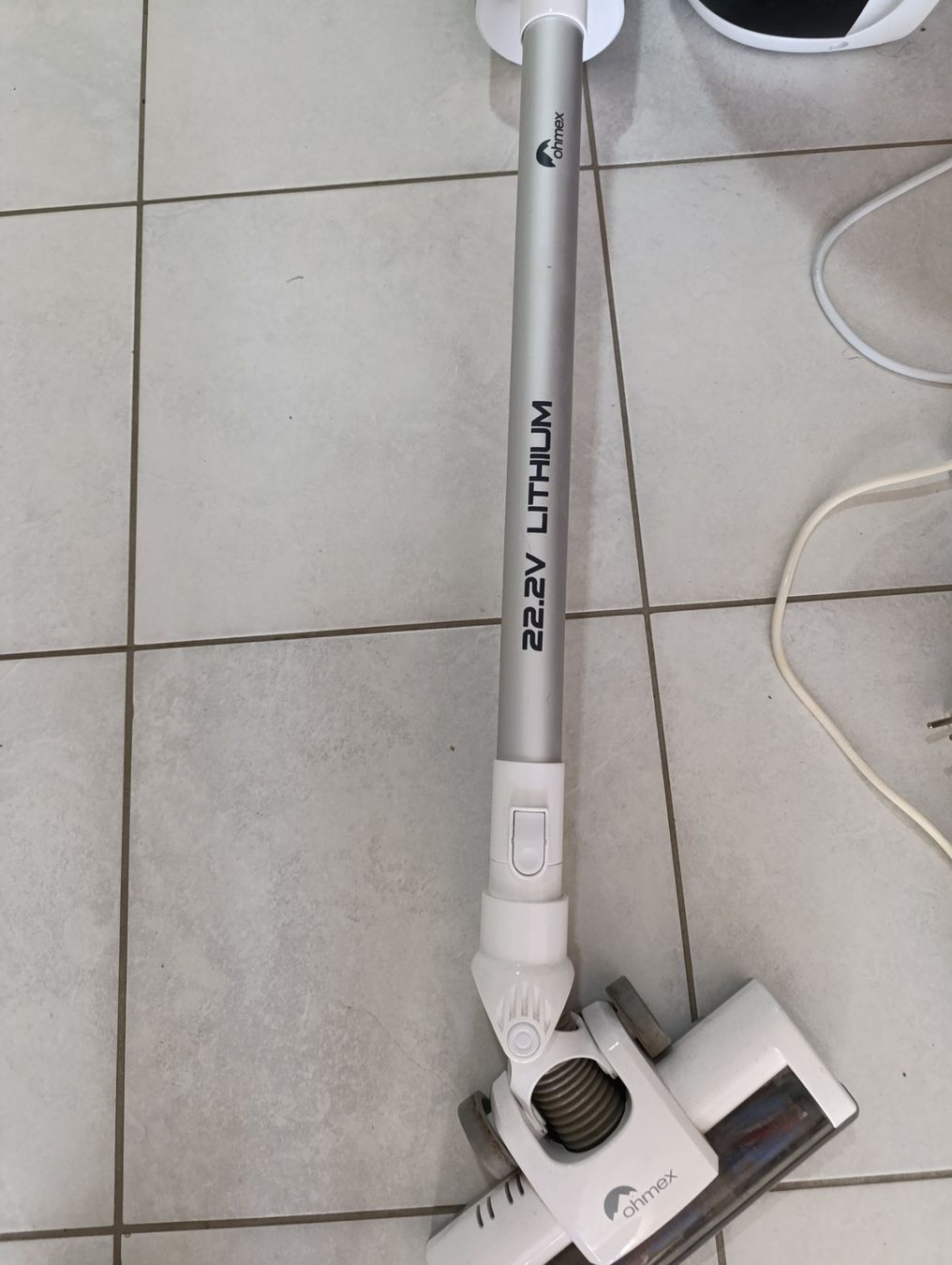 Ohmex Staubsauger & Zubehör: Aspirateur sans câble Ohmex – Gebraucht aus St-Cergue von Neviana 2