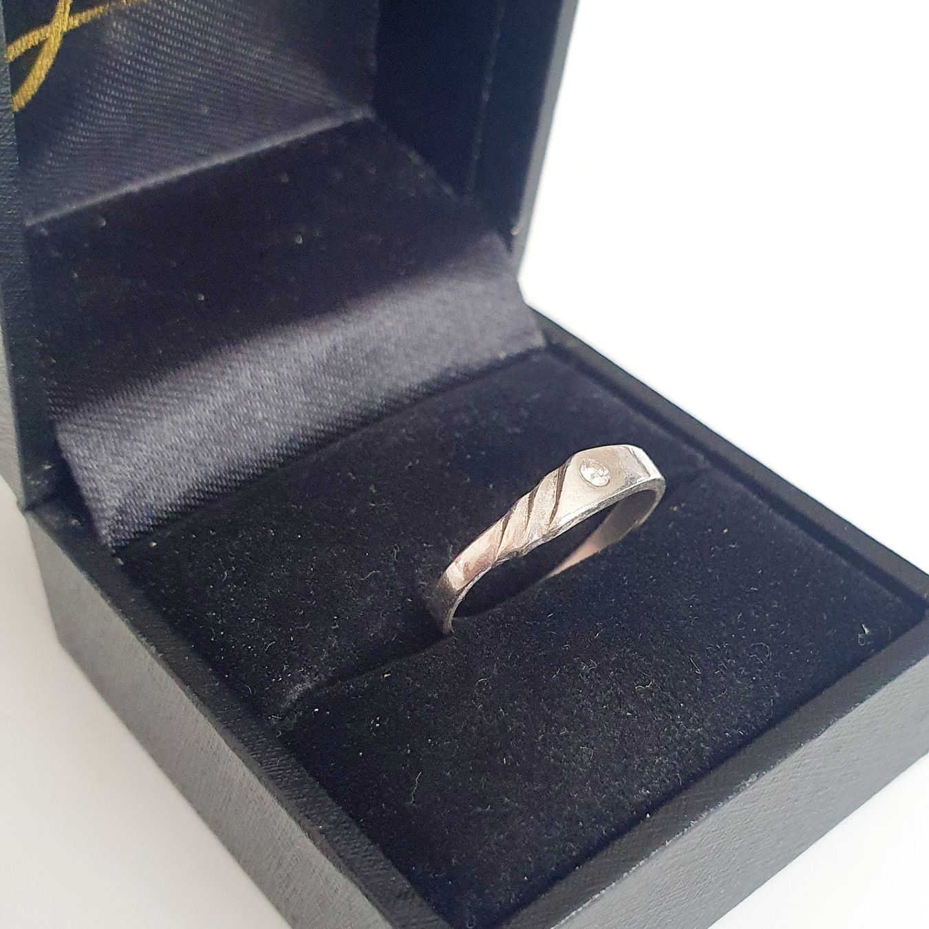 Anelli: silber Ring 925 mit einem kleinen Stein gr. 16,7 mm  – Usato da Kreuzlingen venduto da Wunderkiste123 4