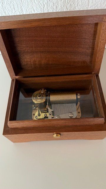 Reuge Carillon: Musikdose Reuge, Menuet Beethoven – Usato da Kriens venduto da Andia63 1