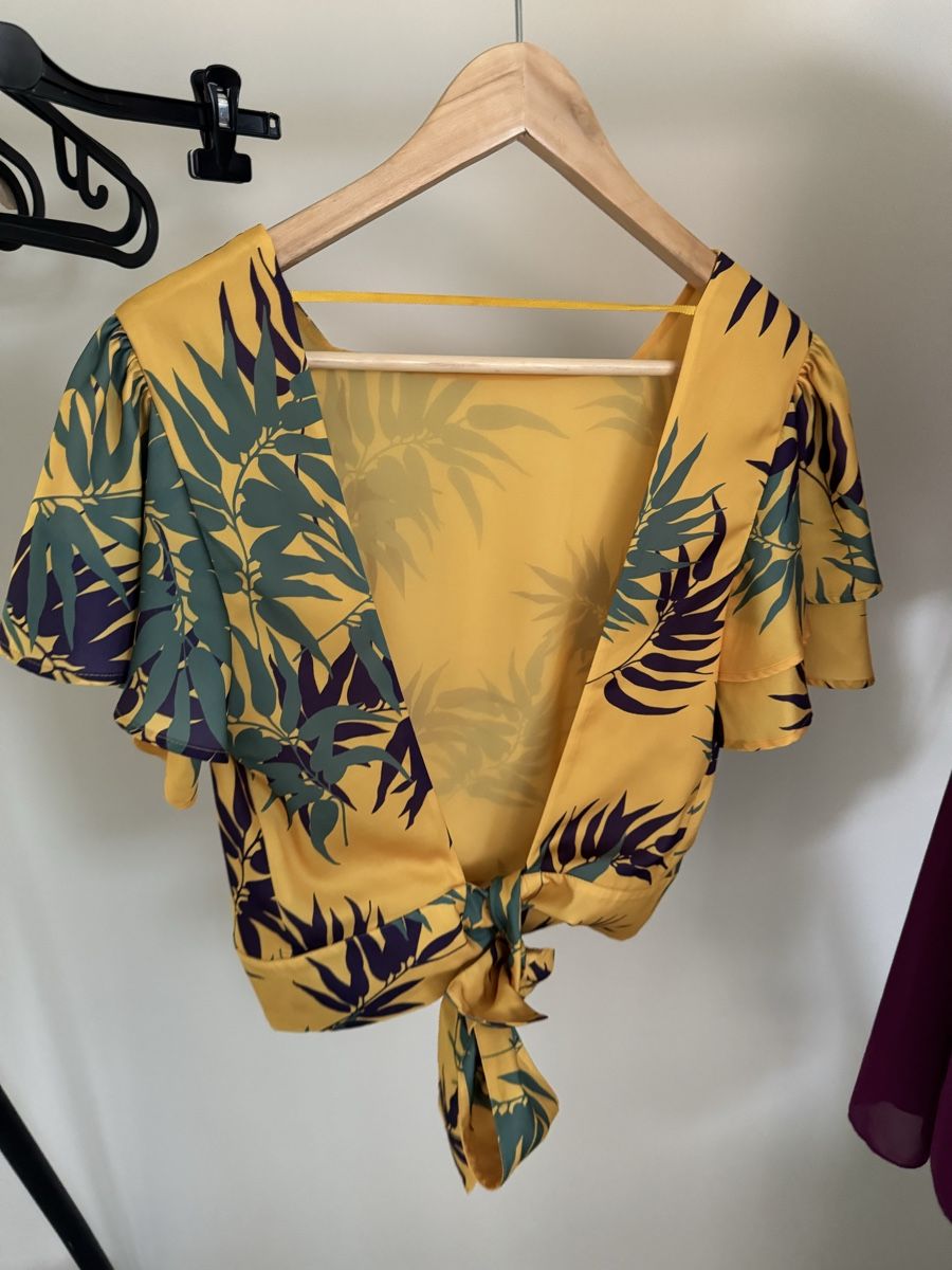 Top: Satin Blouse yellow green print tie front size M – Nuovo (secondo la descrizione) da Zürich venduto da alieacelina 1