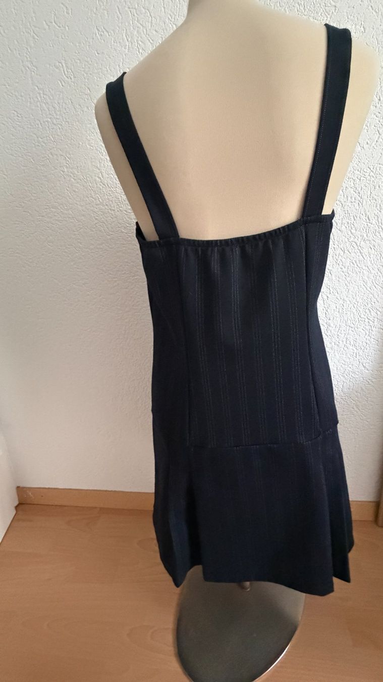 Sportmax Vestiti: Max Mara /SportMax Schiecke Kleid M-L – Usato da Liestal venduto da aarroon 2