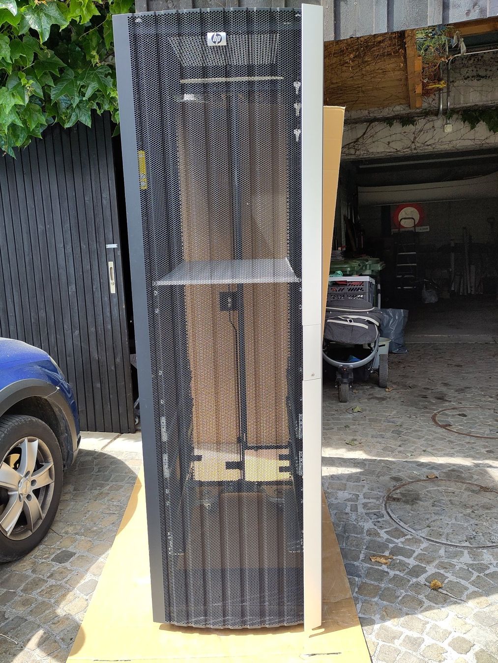 Hewlett Packard Racks & Cavalletti: HP Server Rackschrank 42U – Usato da Schwändi GL venduto da kunubu