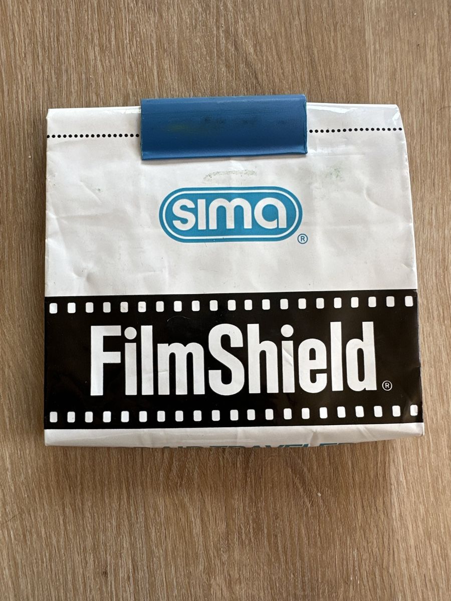 Fotocamera: Film Shield (X-Ray) – Usato da Azmoos venduto da ARMANDO2002