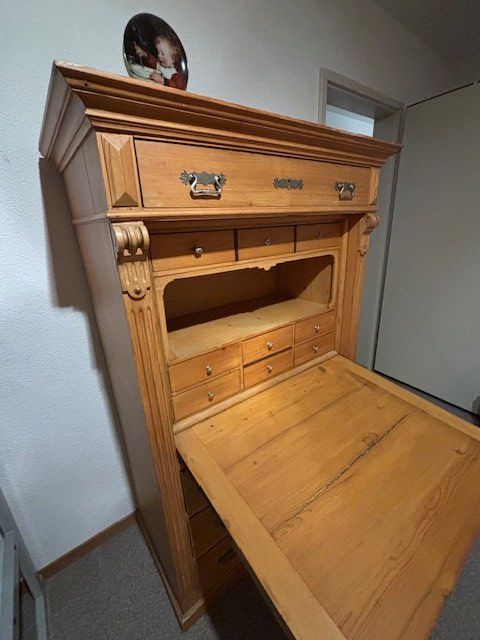 Scrivanie: Sekretär (Fichte) – Usato da Stein am Rhein venduto da glocky 2
