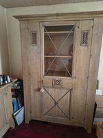 Schrank Holz mit Glastüre Landhausstil guter Zustand