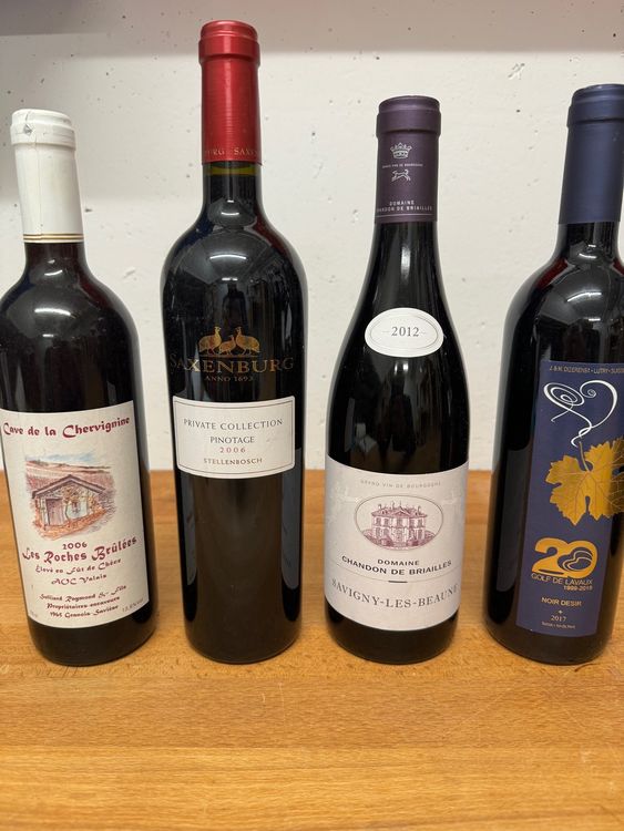 4 Flaschen spezieller Pinot noir (Neu (gemäss Beschreibung)) in für CHF ...