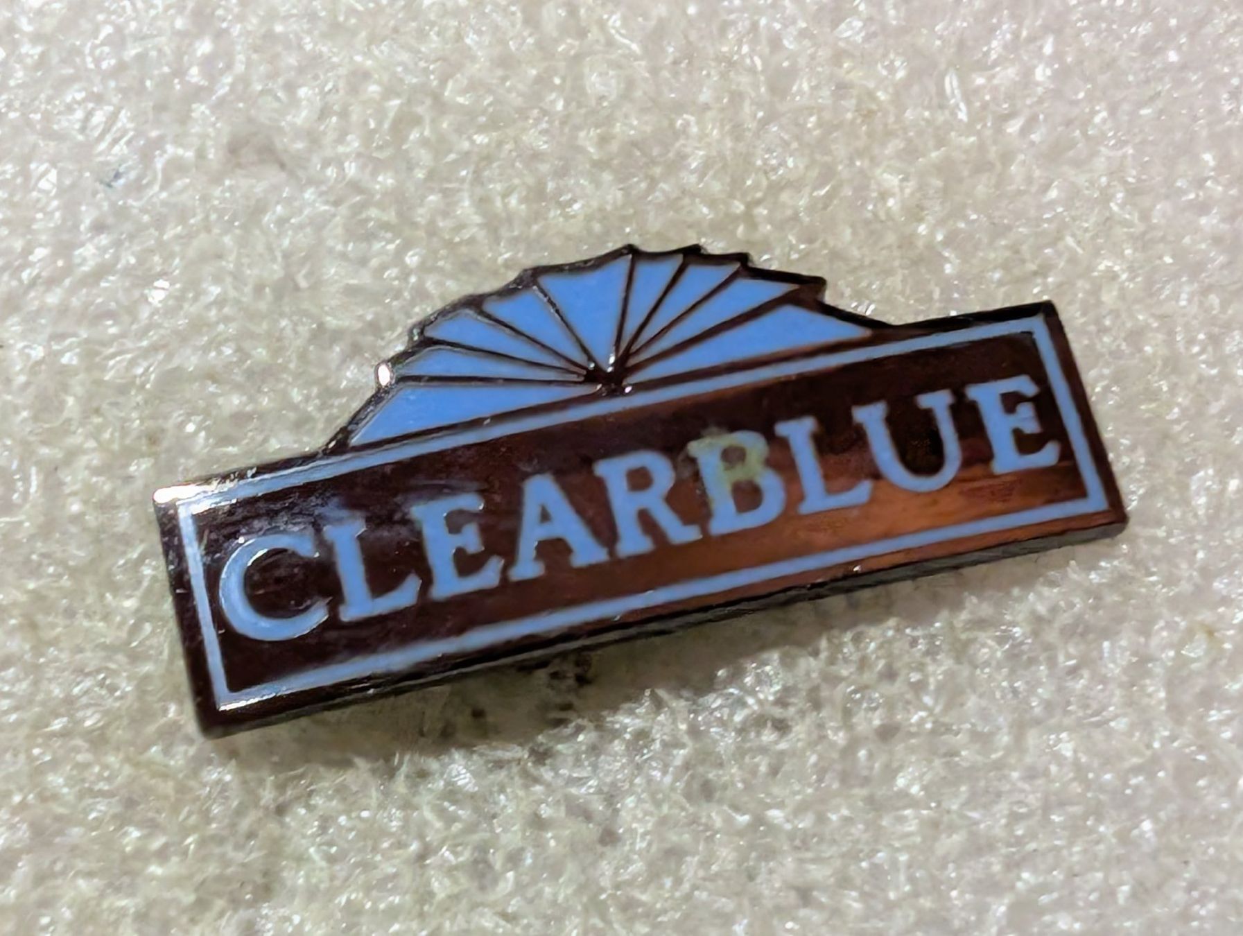 Placchette & Badge: Ansteckpin 75: Clearblue – Usato da Oppligen venduto da Pin-Fall-Shop