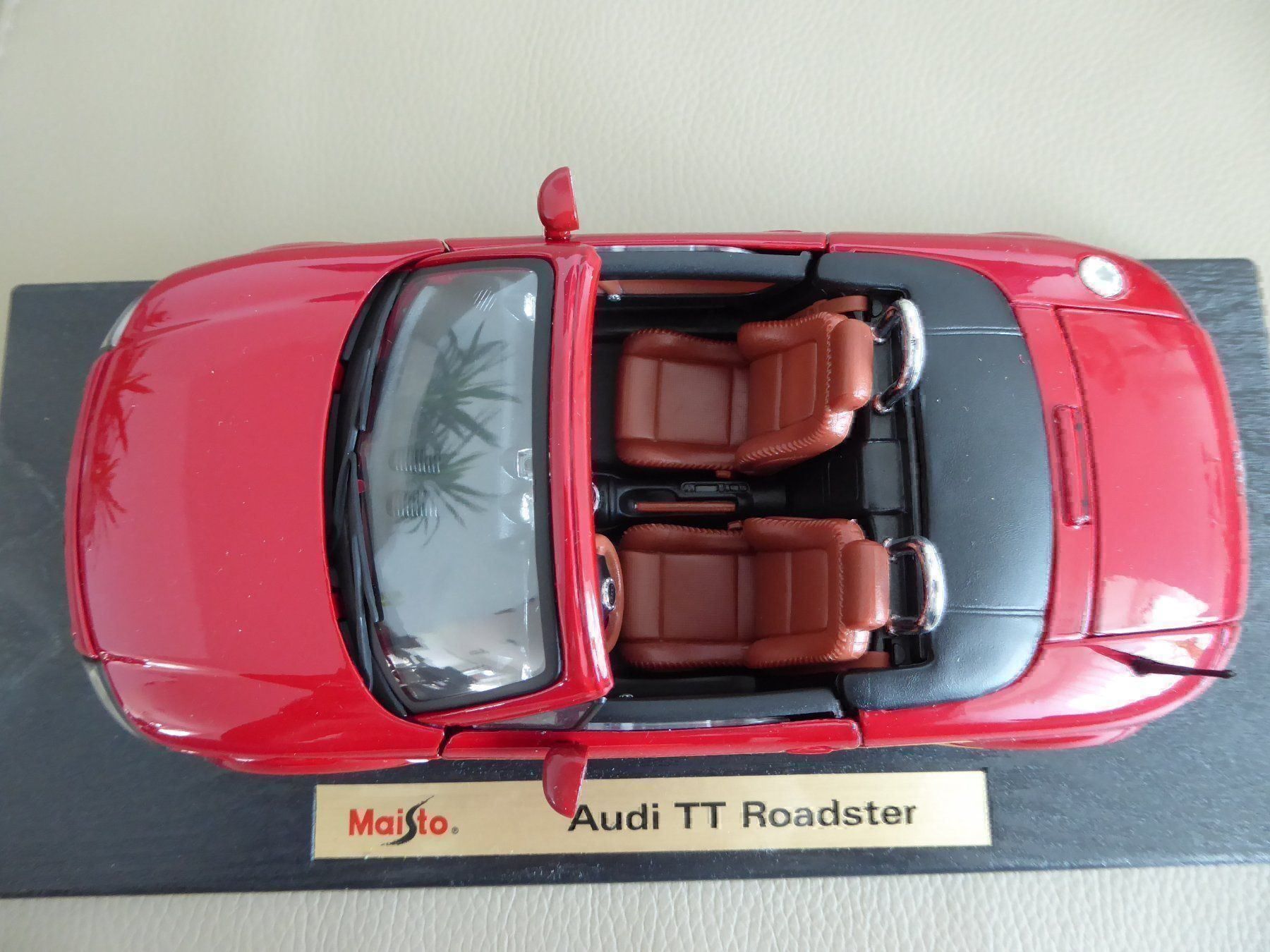 Audi Modellautos: Audi TT Roadster 1:18 – Neu (gemäss Beschreibung) aus Hettlingen von Zambole 3