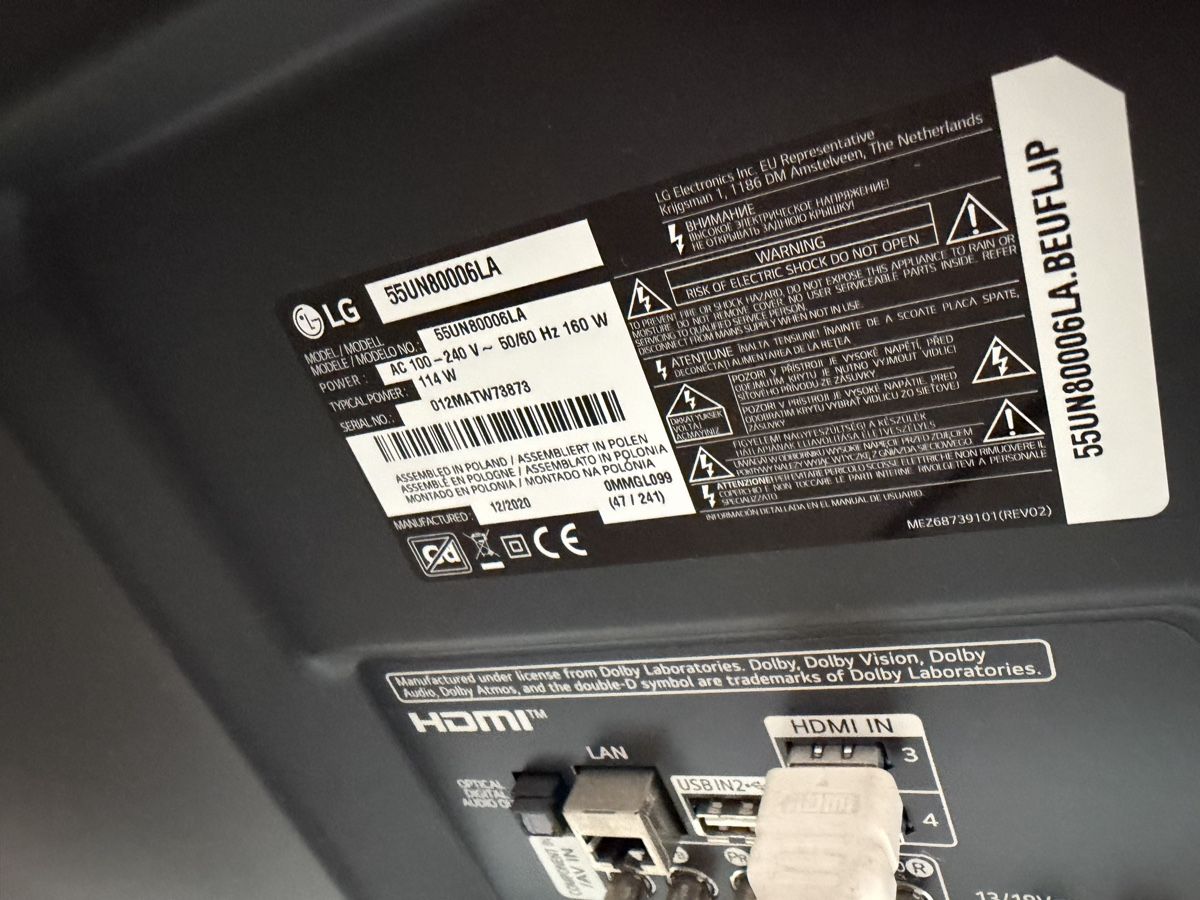 LG Fernseher: LG TV mit Displayschaden (tw. Streifen) – Gebraucht aus Reiden von fashion_2021 2