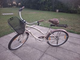 Citybike Avenue Beverly beige mit Korb und Gepäckträger