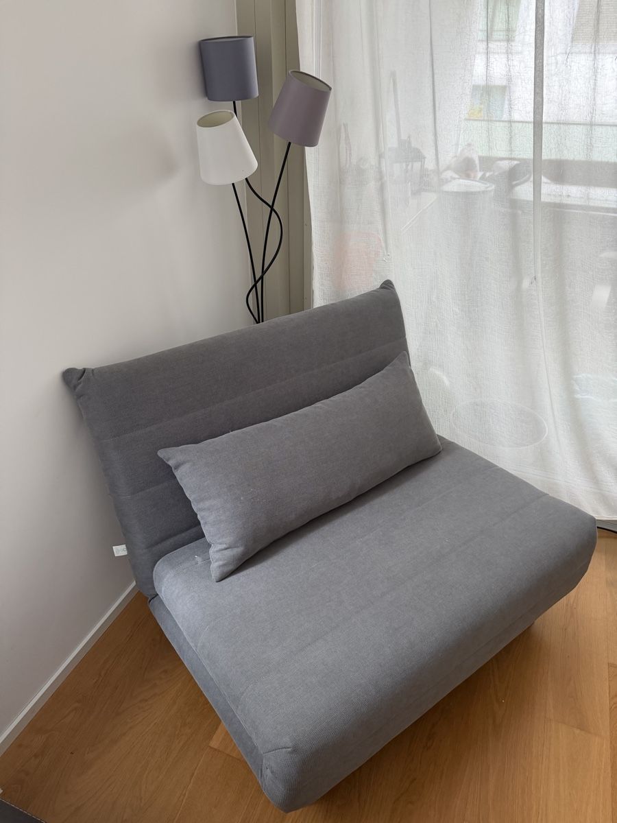 Divani: Hellgraues 1-Sitzer-Klick-Klack-Sofa – Nuovo (secondo la descrizione) da Windisch venduto da Mela-and-Turi 1