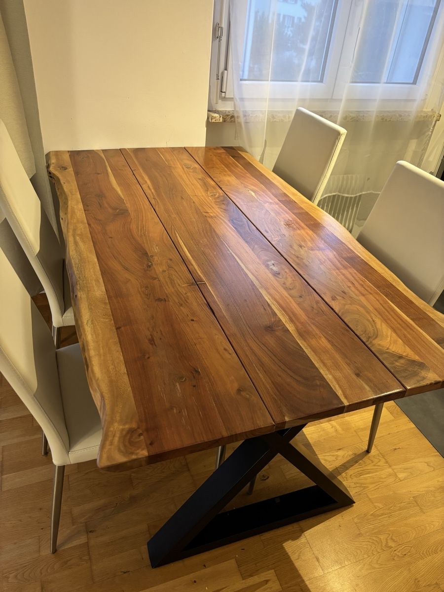 Tische: Esstisch aus Holz – Gebraucht aus Eschlikon TG von sonydream79