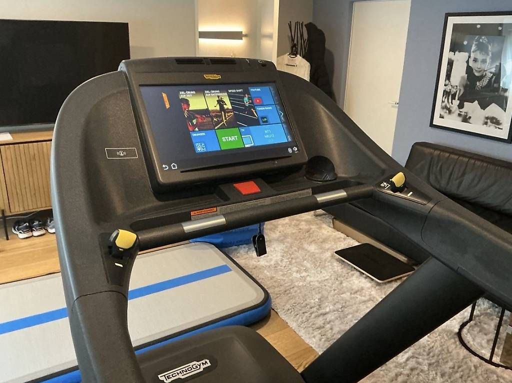 Technogym Hometrainer: Technogym RUN 1000 Profi Laufband – Gebraucht aus Aarburg von federer20 3
