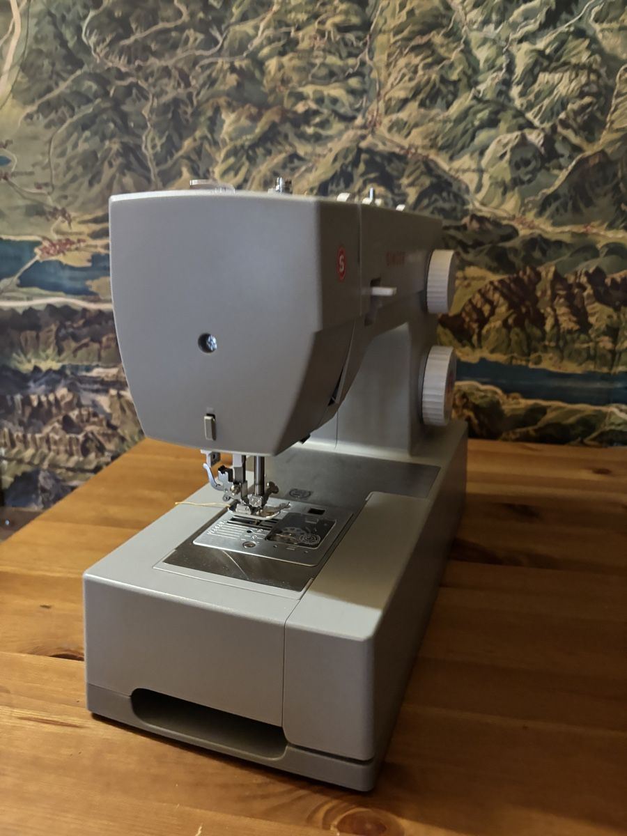 Singer Nähmaschinen: Singer Nähmaschine  – Neu (gemäss Beschreibung) aus Stein am Rhein von Marekk.