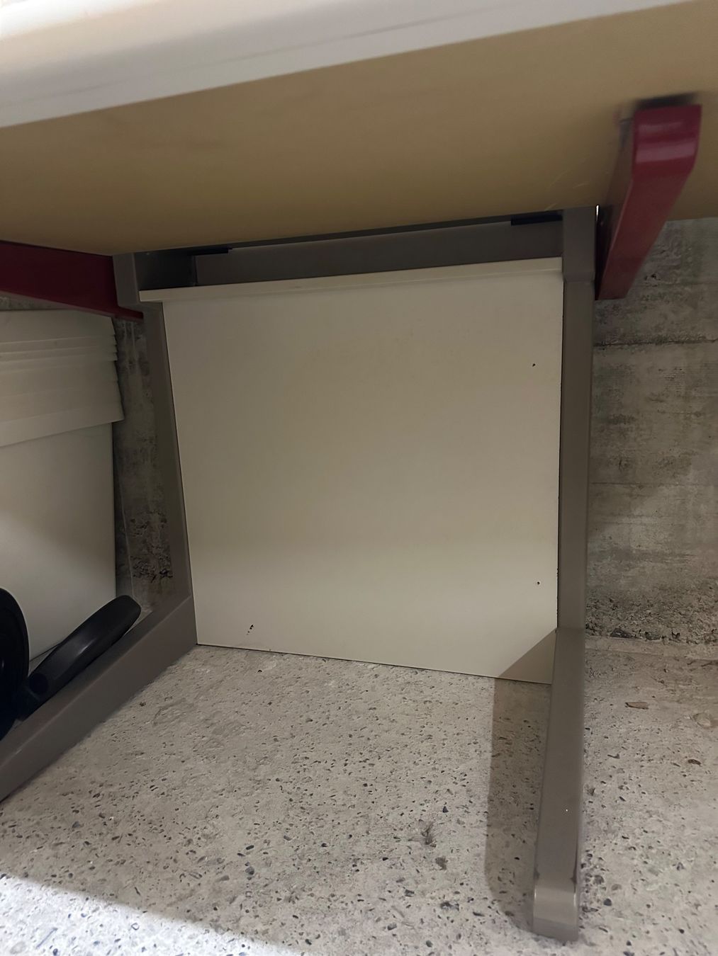 Tables: Arbeitstisch / Bürotisch – D'occasion à Worb par Ektor 2