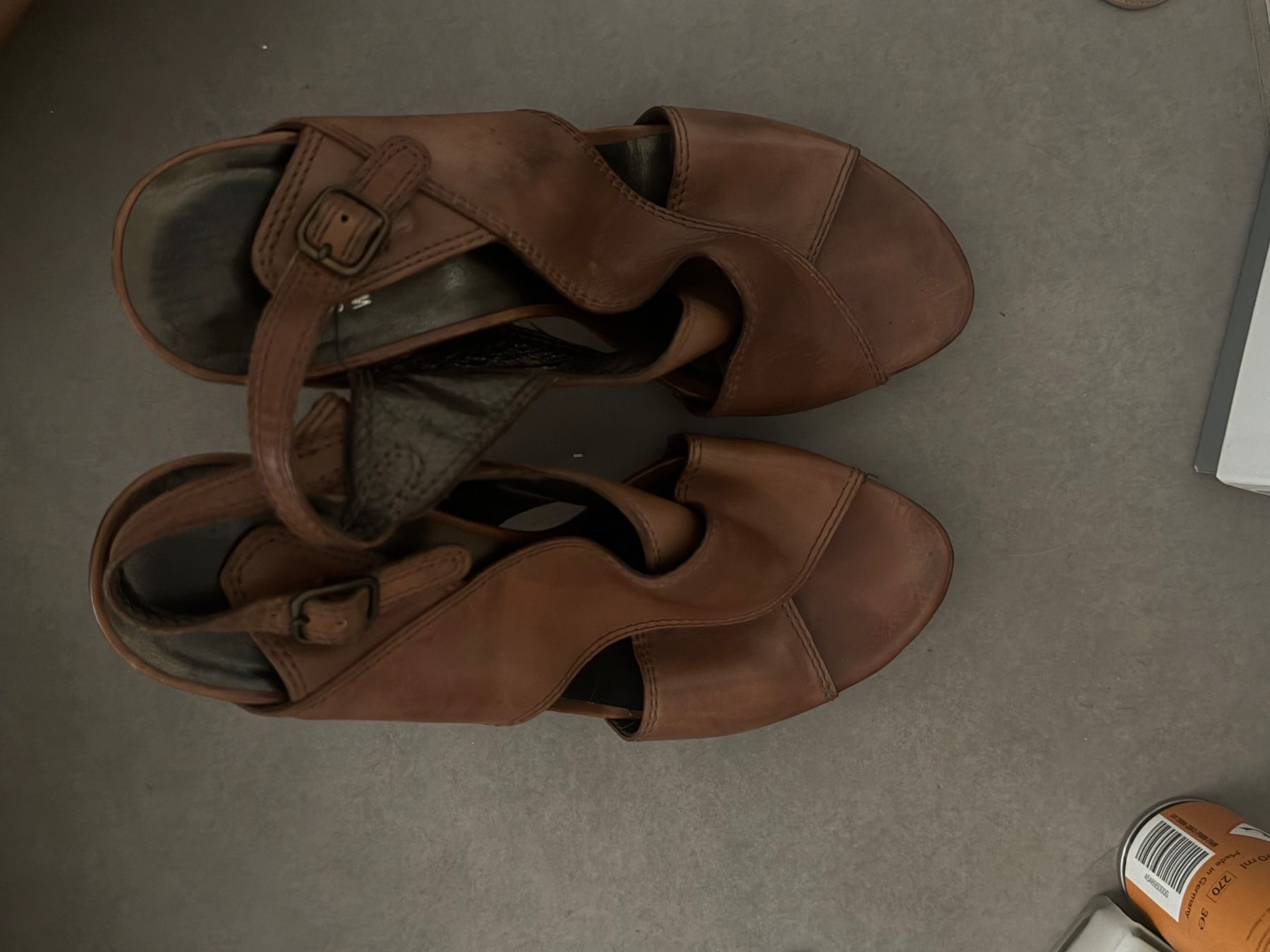Stuart Weitzman Damenschuhe: Stuart Weitzman Sandali pelle marrone – Gebraucht aus Gentilino von shoes_jvs6