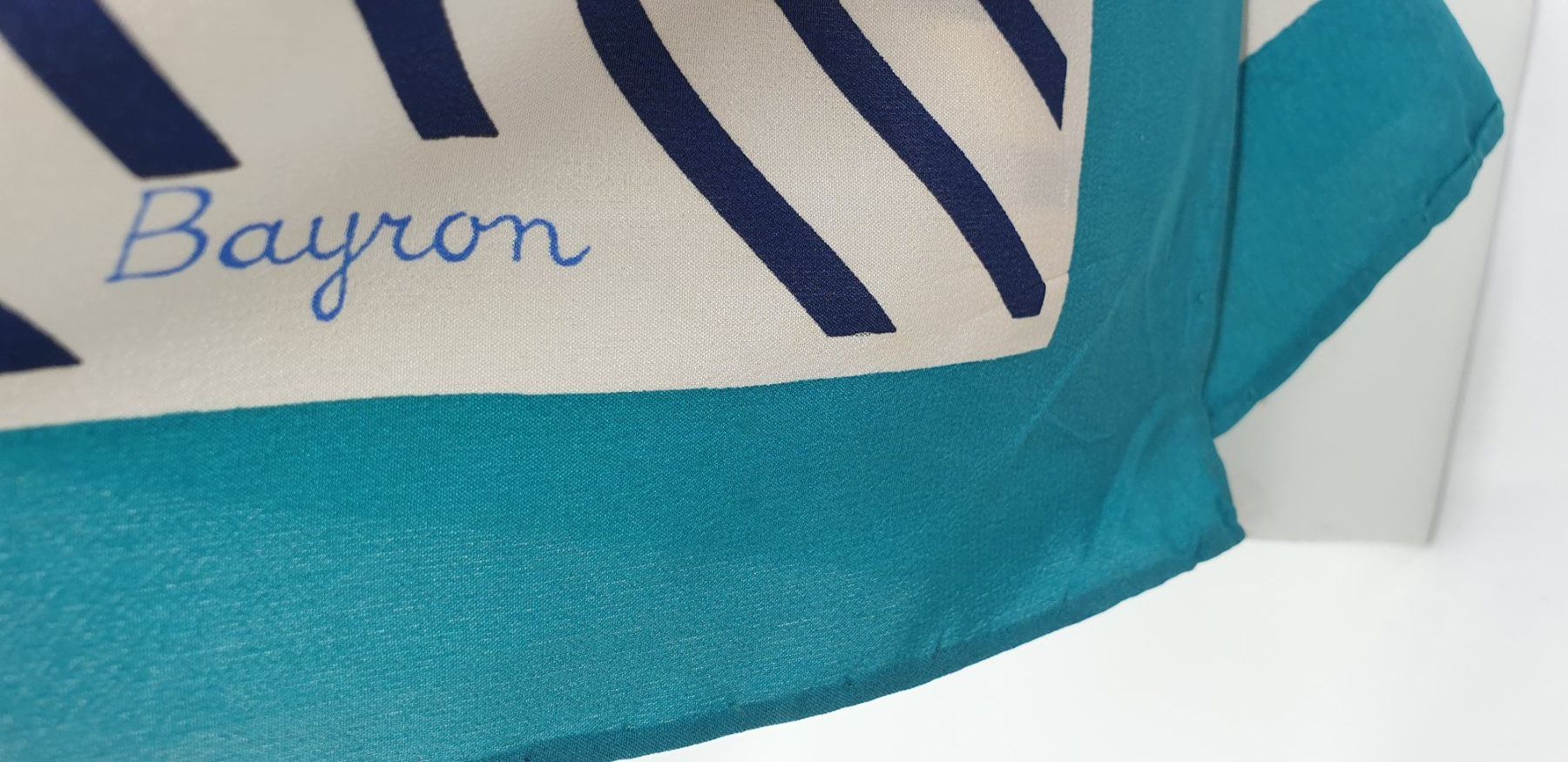 Foulards & écharpes: Foulard Bayron – D'occasion à Emmen par magelan 1
