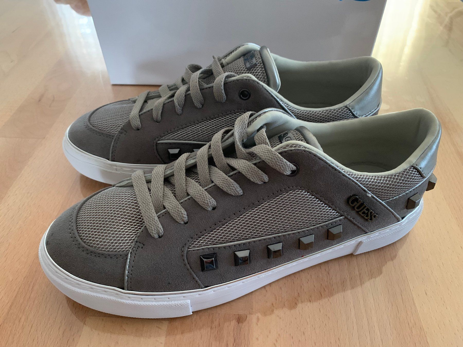 Guess Scarpe da donna: GUESS Sneakers Gr. 41 – Nuovo e nell'imballaggio originale da Wetzikon ZH venduto da EvisStore