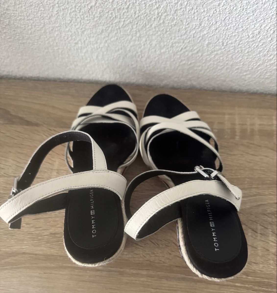 Tommy Hilfiger Damenschuhe: Sandales compensées Tommy Hilfiger, t.38.5 – Gebraucht aus Biel/Bienne von 2Cheesecake 5