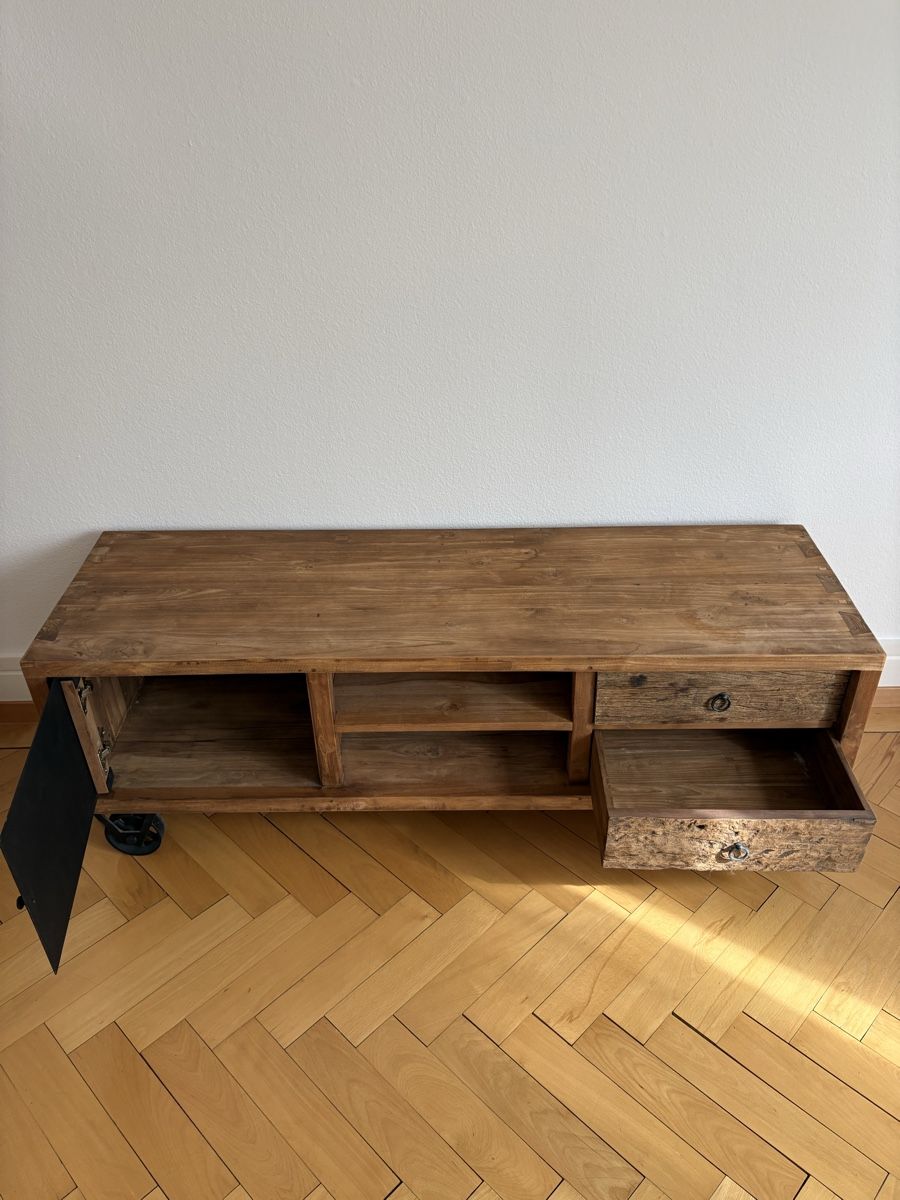 Cassettiere: Holzmöbel – Usato da Zürich venduto da wid_tsv2 1