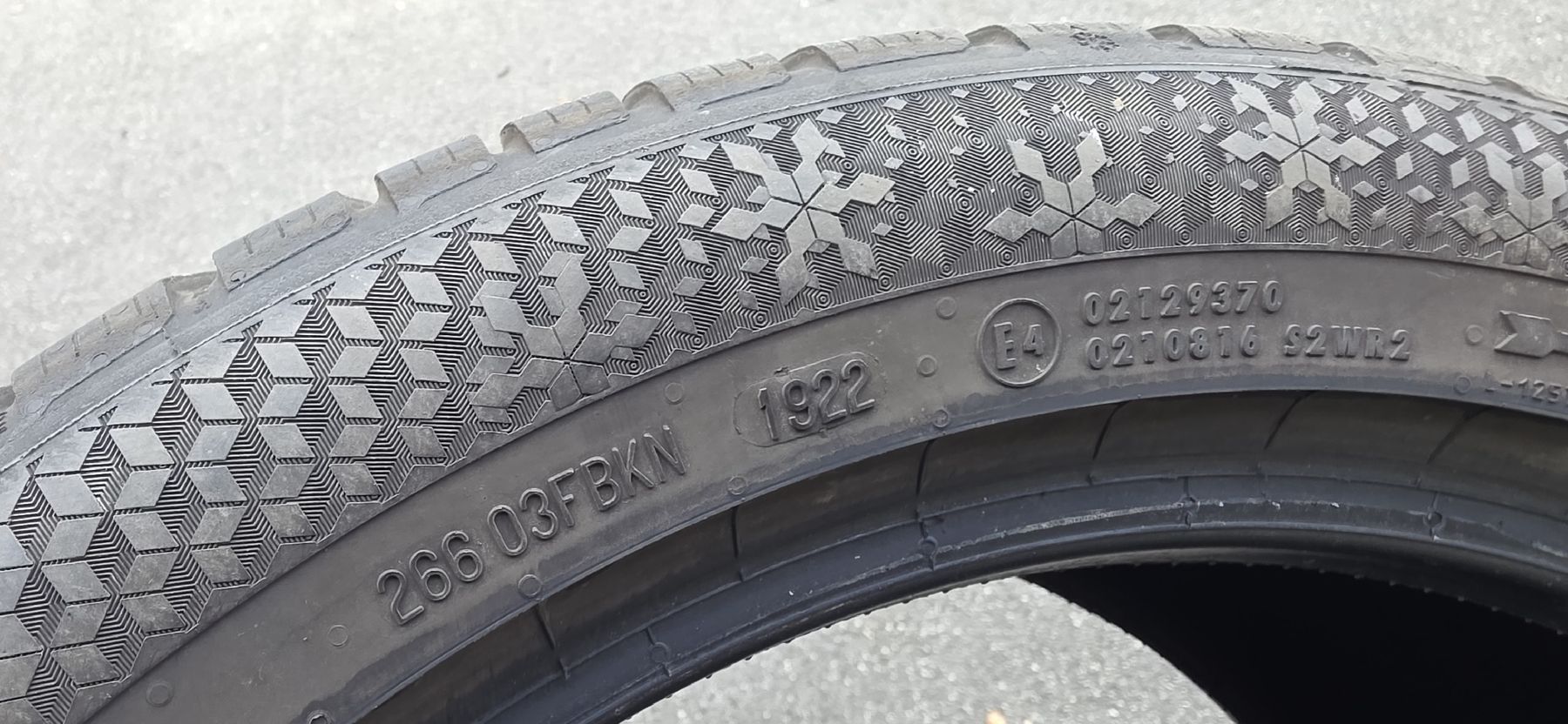 Continental Pneumatici & Ruote complete: Winterpneu 235/45/R18 M+S – Usato da herzogenbuchsee venduto da jamma01 4